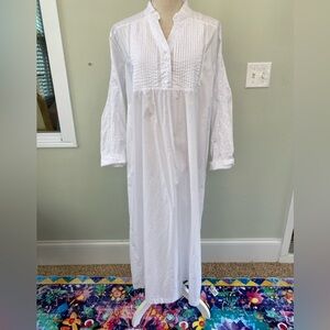 ❌SOLD❌ALEXANDER DEL ROSSA WHITE COTTON NIGHTGOWN LARGE EMBROIDERED LONG SLEEVE